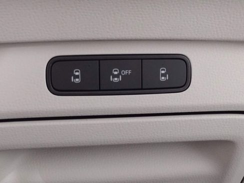 New 2025 Volkswagen ID. Buzz 1st Edition image 40