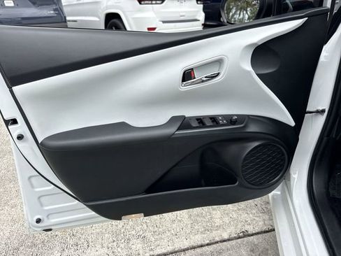 Used 2022 Toyota Prius XLE w/ Premium Convenience Package FWD image 13