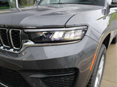 New 2025 Jeep Grand Cherokee Laredo X w/ Luxury Tech Group I image 38