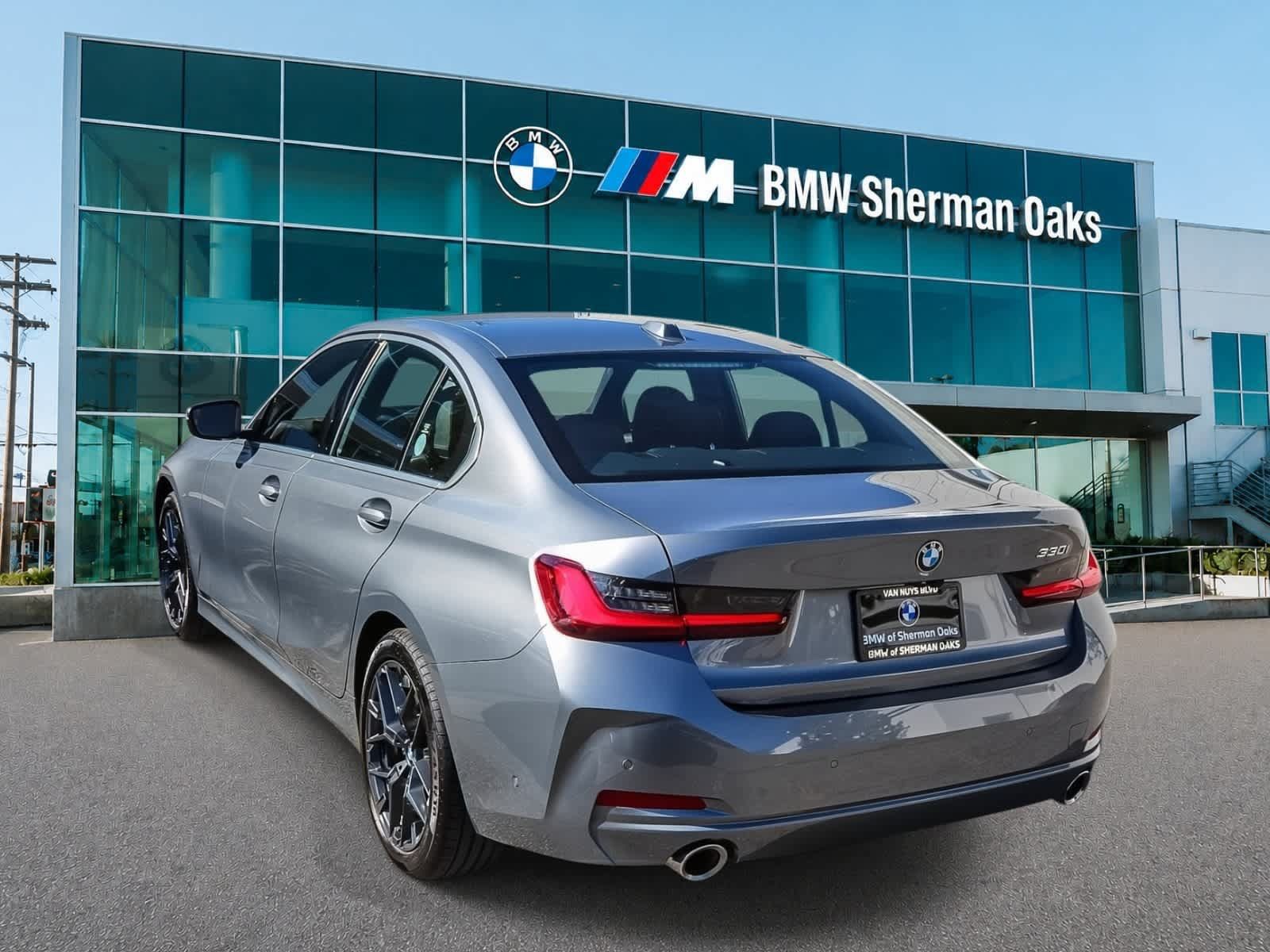 Used 2026 BMW 330i Sedan w/ Convenience Package RWD image 12