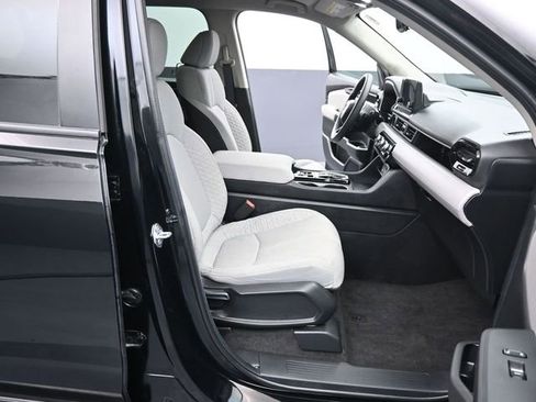 Used 2024 Honda Pilot LX image 39