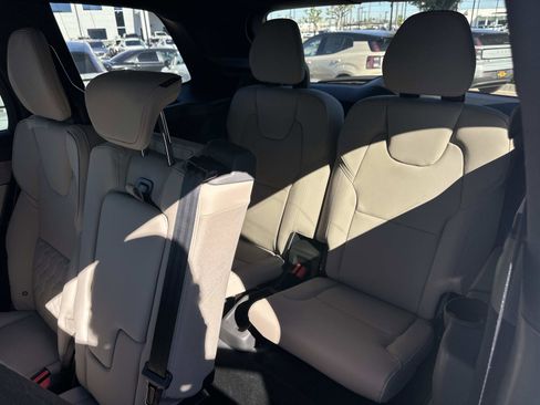 New 2026 Volvo XC90 T8 Plus w/ Protection Package Premier image 18