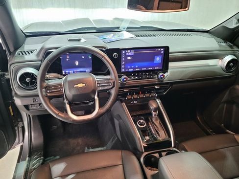 Used 2023 Chevrolet Colorado LT w/ LT Convenience Package III image 3