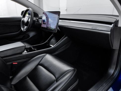 Used 2018 Tesla Model 3 Long Range image 10