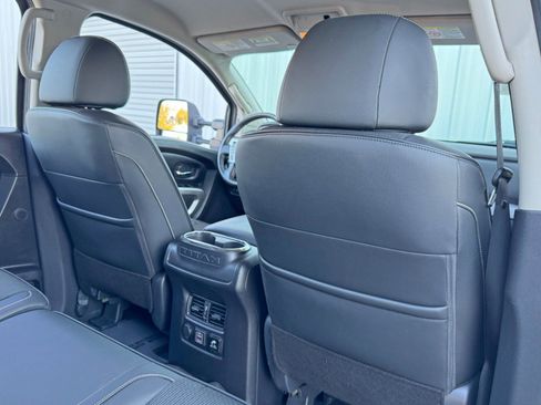 Used 2019 Nissan Titan PRO-4X w/ Pro-4x Utility Package image 32