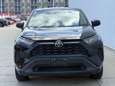 Used 2022 Toyota RAV4 LE image 8