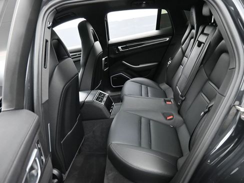 Certified 2023 Porsche Panamera 4 Platinum Edition image 25