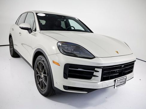 Certified 2025 Porsche Cayenne AWD/4WD image 9