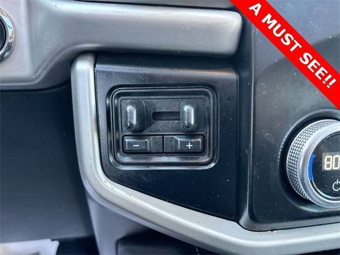 Used 2023 Ford Expedition Max XLT image 30