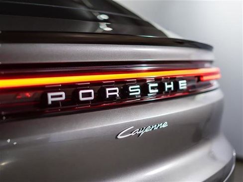 Certified 2026 Porsche Cayenne Coupe AWD/4WD image 31
