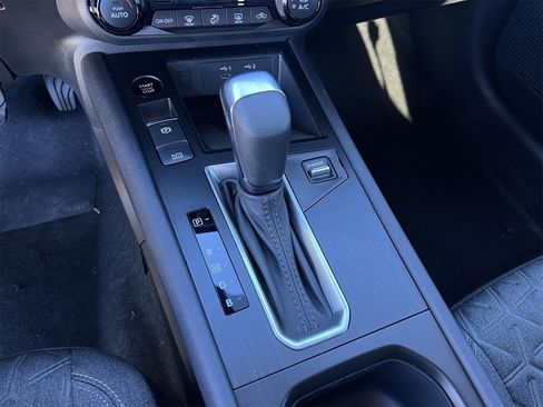 New 2026 Nissan Kicks SV image 12