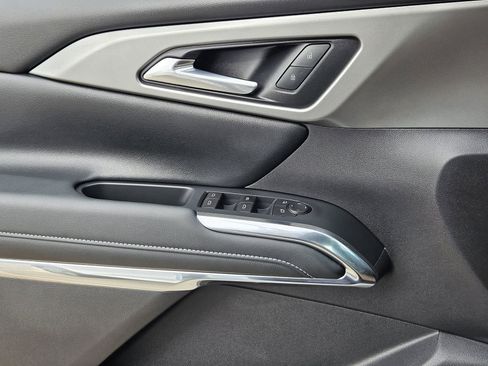 Certified 2026 Chevrolet Traverse LT w/ Driver Confidence Package image 28