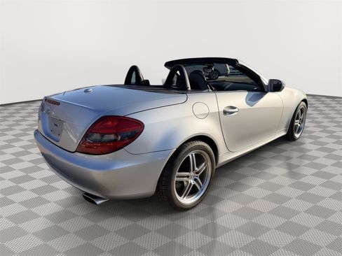 Used 2009 Mercedes-Benz SLK 350 image 7