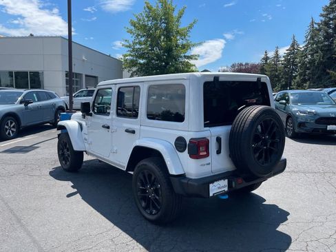 Used 2024 Jeep Wrangler Unlimited Sahara AWD/4WD image 3