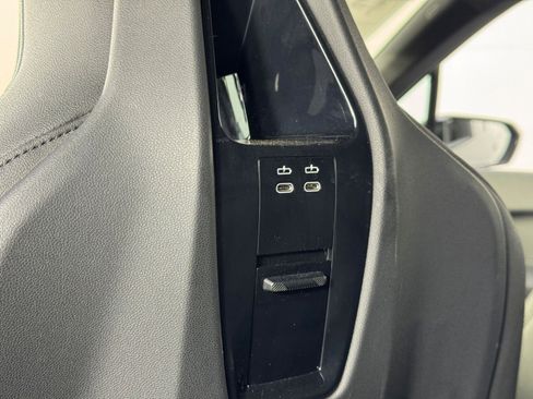 Used 2022 BMW iX xDrive50 w/ Sport Package image 35