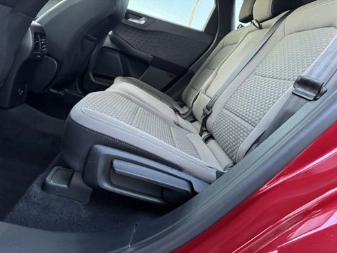 Used 2020 Ford Escape SE image 11