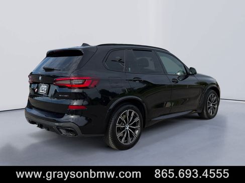 Used 2021 BMW X5 xDrive40i w/ M Sport Package AWD/4WD image 3