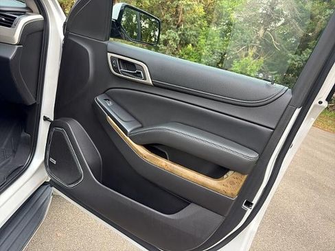 Used 2016 GMC Yukon Denali w/ Open Road Package AWD/4WD image 16