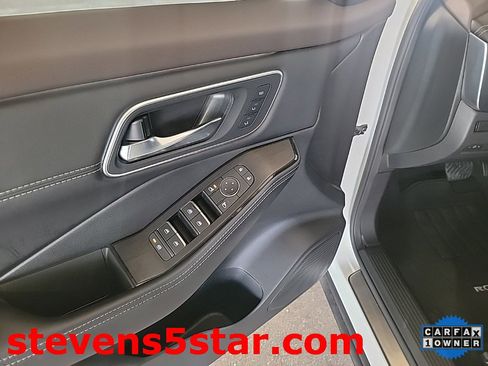 Used 2021 Nissan Rogue Platinum image 12