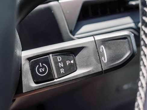 Certified 2024 Kia EV9 Light Long Range RWD image 18