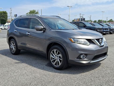 Used 2014 Nissan Rogue SL w/ SL Premium Package AWD/4WD image 3