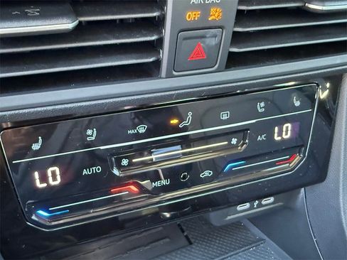 New 2025 Volkswagen Jetta SEL image 16