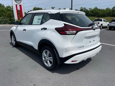 New 2025 Nissan Kicks Play S image 7