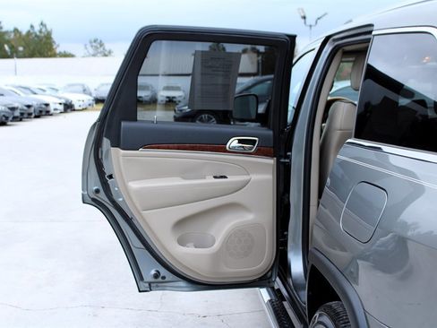 Used 2012 Jeep Grand Cherokee Overland image 34