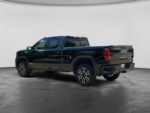 Used 2025 GMC Sierra 1500 AT4 w/ Technology Package AWD/4WD image 5