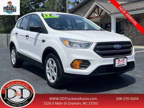 Used 2017 Ford Escape S FWD image 1