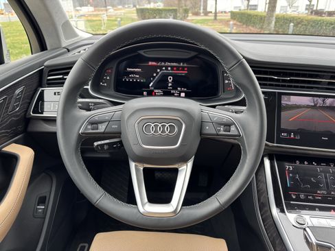 Used 2025 Audi Q7 3.0T Prestige w/ Prestige Package image 17