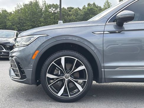 Used 2024 Volkswagen Tiguan SEL R-Line w/ MDO Package, Two-Row AWD/4WD image 9