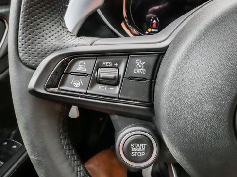 Used 2024 Alfa Romeo Giulia Veloce image 19