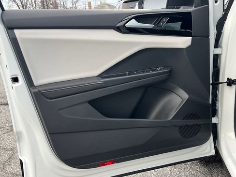 New 2026 Volkswagen Taos S image 15