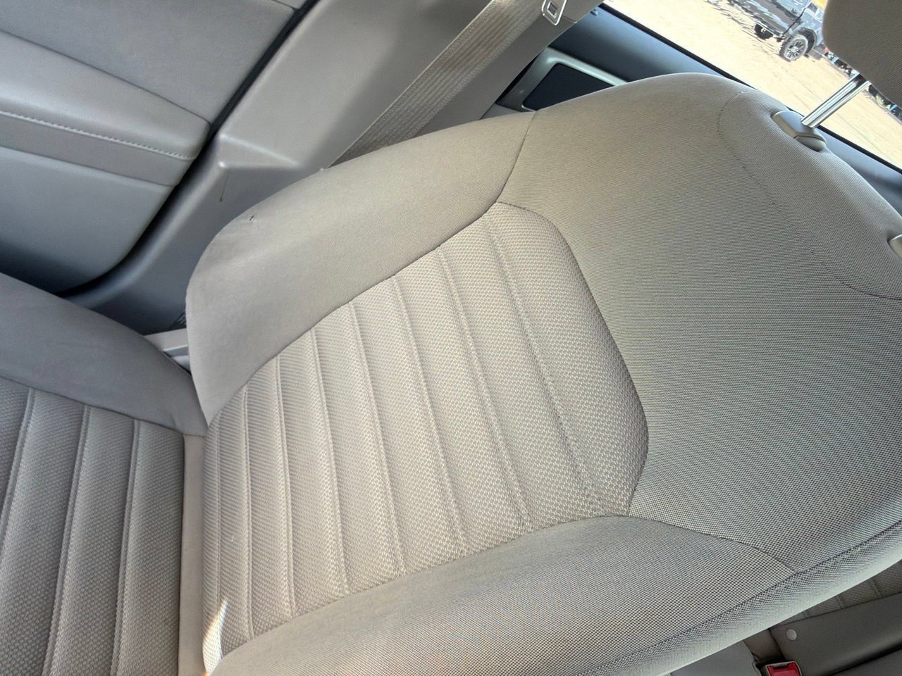 Used 2017 Ford Fusion SE w/ Fusion SE Technology Package FWD image 17