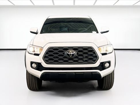 Used 2022 Toyota Tacoma TRD Off-Road image 2