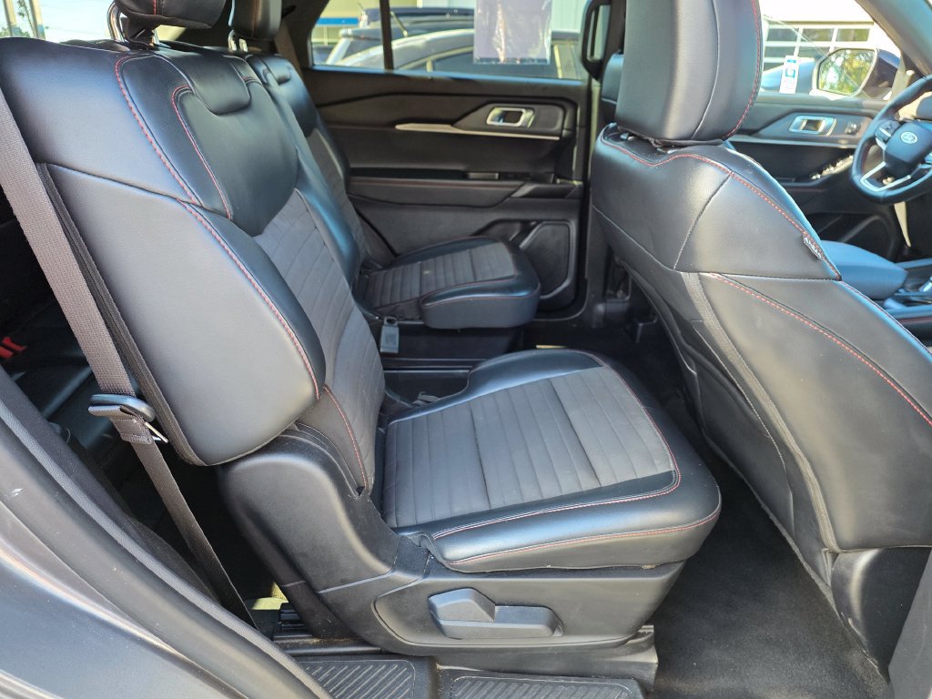 Used 2025 Ford Explorer ST-Line w/ Premium Package RWD image 21
