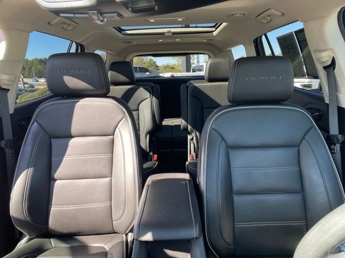 Used 2022 GMC Acadia Denali w/ Denali Ultimate Package image 29