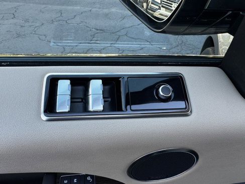 Used 2019 Land Rover Range Rover Sport HSE image 8