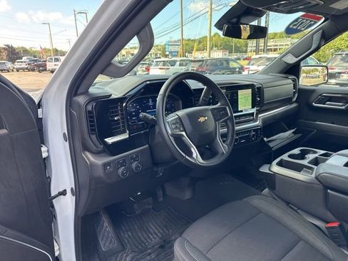Used 2025 Chevrolet Silverado 1500 LT image 7