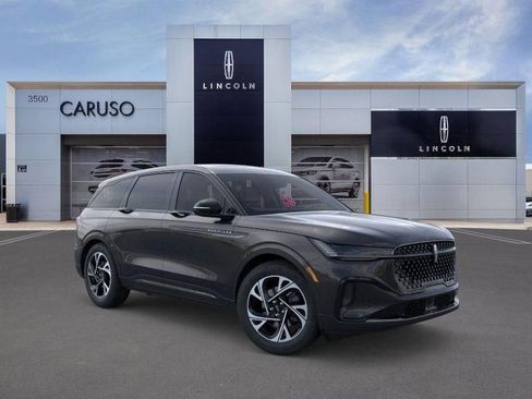 New 2026 Lincoln Nautilus Premier w/ Equipment Group 102A AWD/4WD image 7