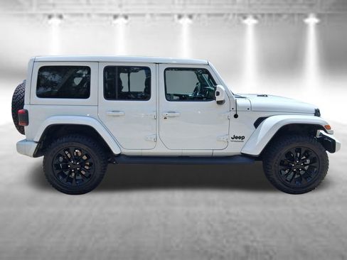 Used 2021 Jeep Wrangler Unlimited Sahara AWD/4WD image 6