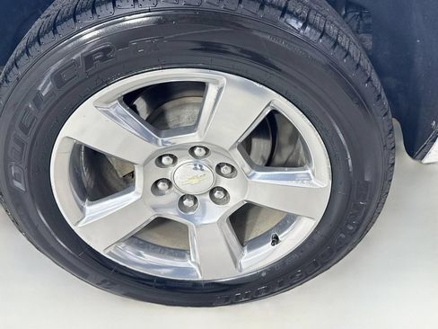Used 2018 Chevrolet Suburban LT RWD image 40