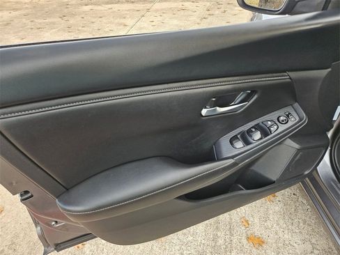 Used 2023 Nissan Sentra SV image 13