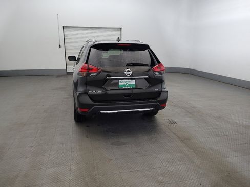 Used 2017 Nissan Rogue SL w/ SL Premium Package FWD image 6