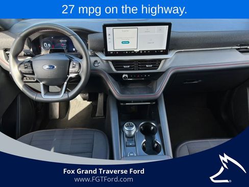 Certified 2025 Ford Explorer ST-Line AWD/4WD image 3