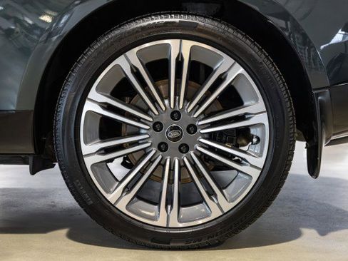 Used 2025 Land Rover Range Rover Autobiography AWD/4WD image 17