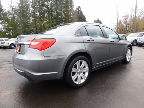 Used 2013 Chrysler 200 LX image 2