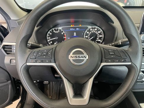 Used 2021 Nissan Altima 2.5 SV FWD image 9
