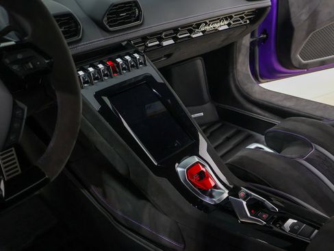 Used 2024 Lamborghini Huracan Sterrato image 23